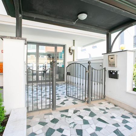 Residence Villa Dei Pini Rimini Ngoại thất bức ảnh