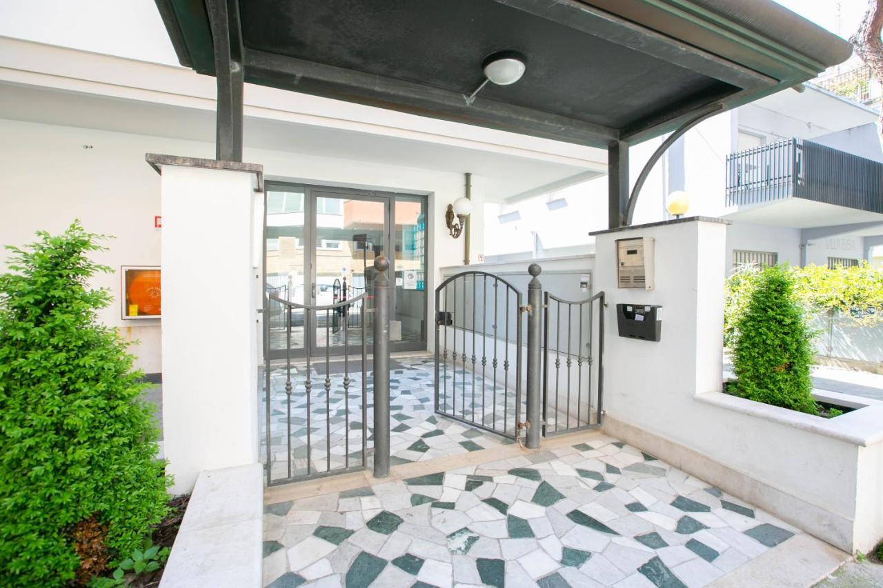 Residence Villa Dei Pini Rimini Ngoại thất bức ảnh