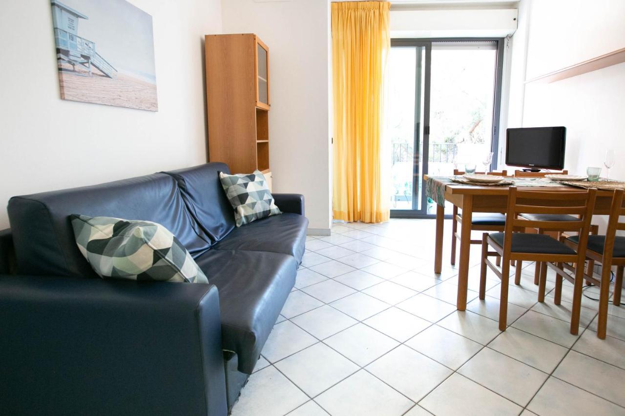 Residence Villa Dei Pini Rimini Ngoại thất bức ảnh