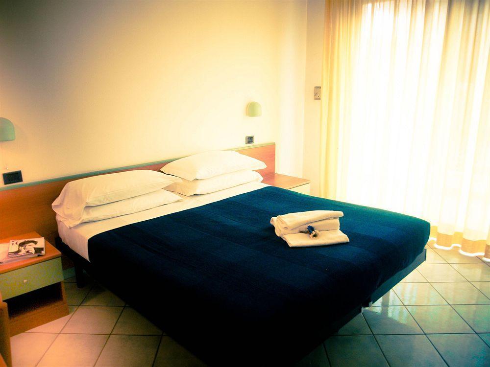 Residence Villa Dei Pini Rimini Ngoại thất bức ảnh