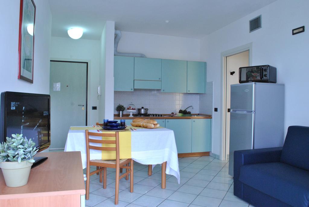 Residence Villa Dei Pini Rimini Ngoại thất bức ảnh