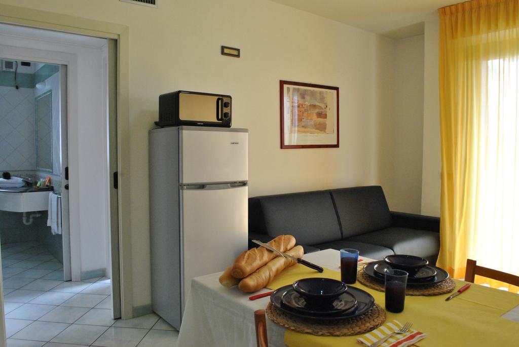 Residence Villa Dei Pini Rimini Ngoại thất bức ảnh